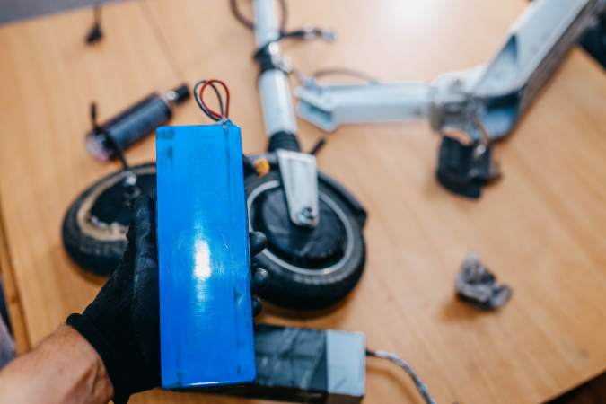Electric scooter batteries repair